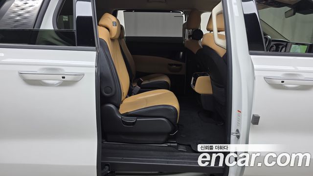 Kia Canival 2023 — photo 12