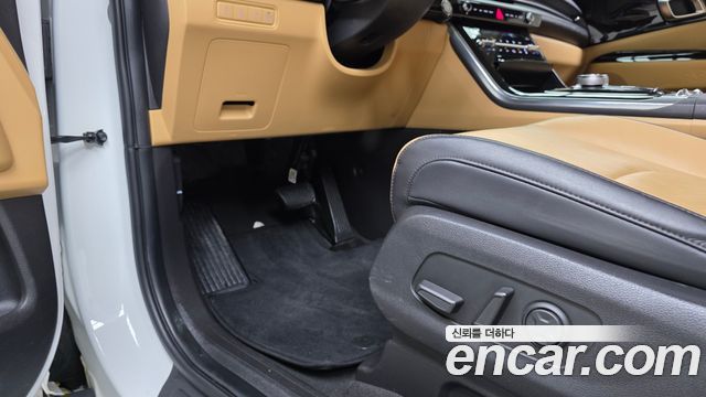 Kia Canival 2023 — photo 17