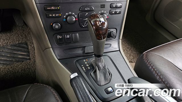 Volvo XC70 2004 — photo 9