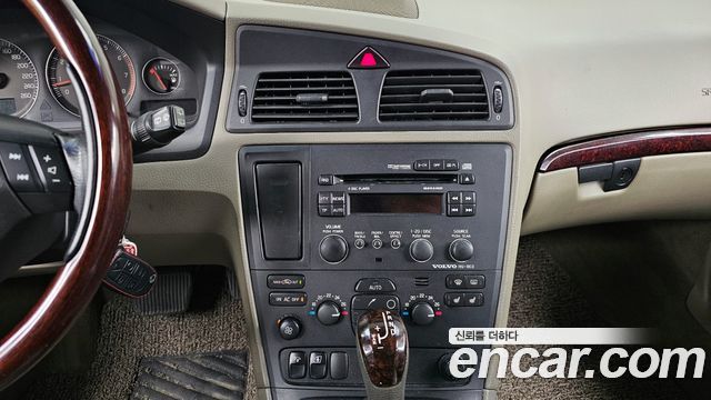 Volvo XC70 2004 — photo 16