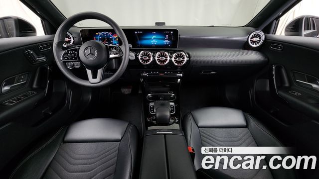 Mercedes-Benz A-Class 2019 — photo 7