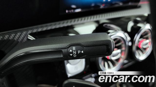 Mercedes-Benz A-Class 2019 — photo 9