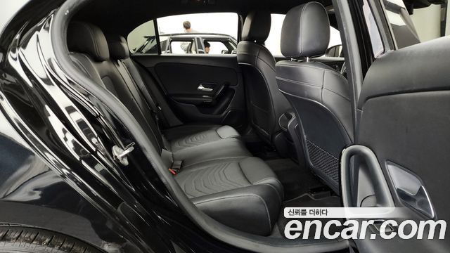 Mercedes-Benz A-Class 2019 — photo 12