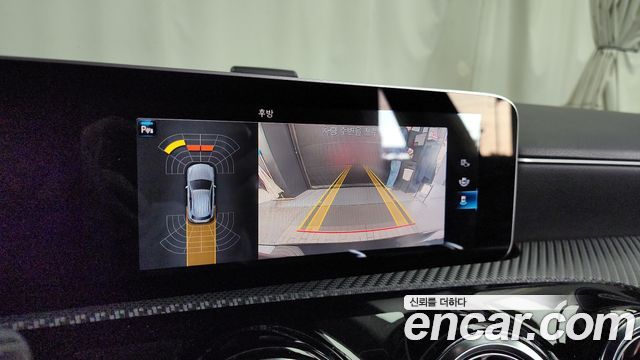 Mercedes-Benz A-Class 2019 — photo 15