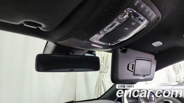 Mercedes-Benz A-Class 2019 — photo 18