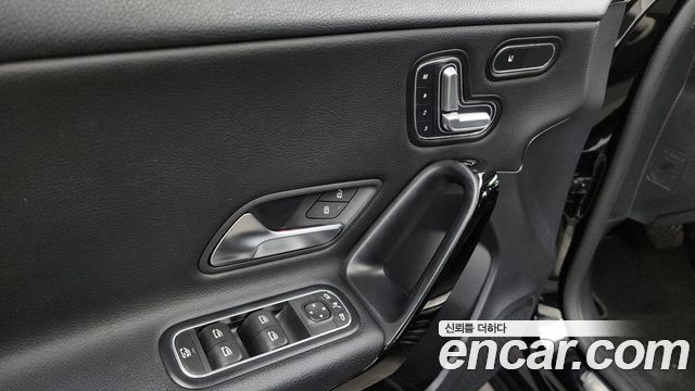 Mercedes-Benz A-Class 2019 — photo 19
