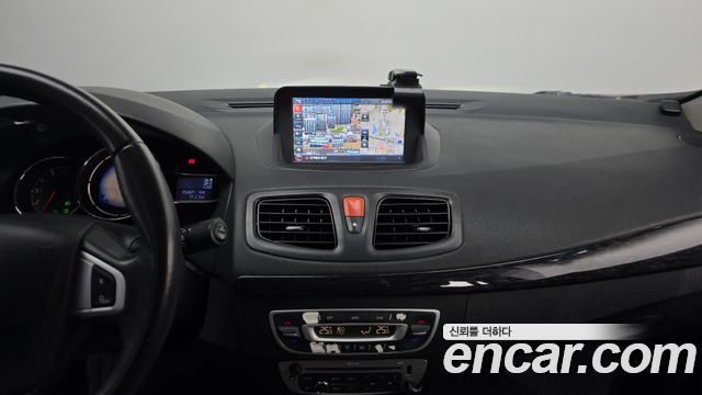 Renault Korea SM3 2015 — photo 15