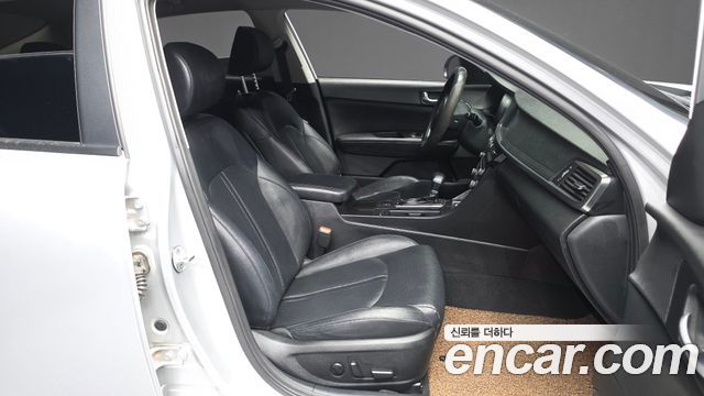Kia K5 2016 — photo 11