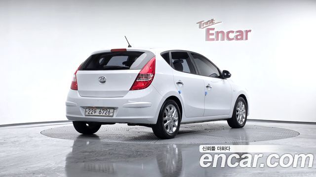 Hyundai i30 2009 — photo 2