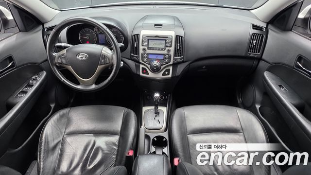 Hyundai i30 2009 — photo 7
