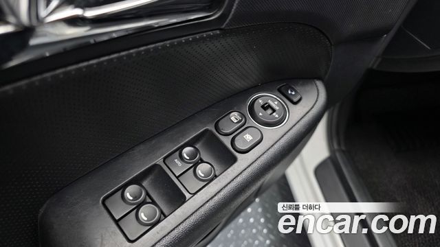 Hyundai i30 2009 — photo 16