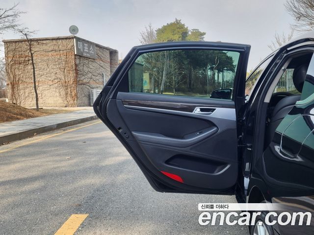 Genesis G80 2017 — photo 12