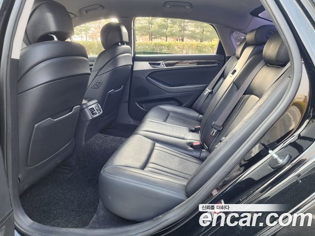 Genesis G80 2017 — photo 14