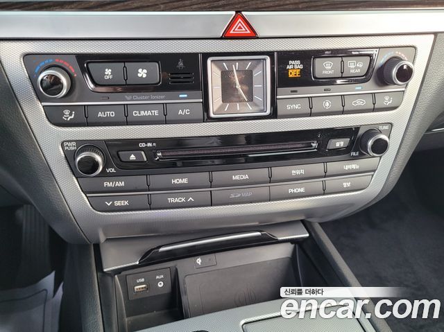 Genesis G80 2017 — photo 18