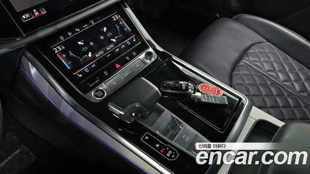 Audi Q8 2021 — photo 9