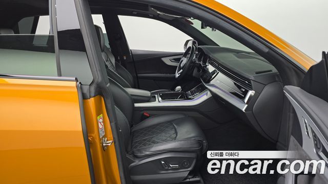 Audi Q8 2021 — photo 11