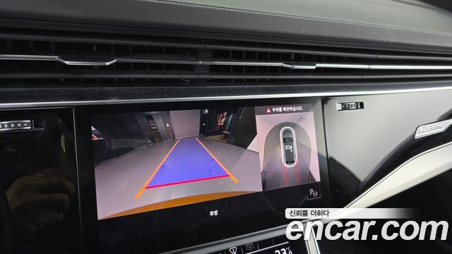 Audi Q8 2021 — photo 15