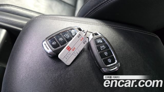 Hyundai Santafe 2019 — photo 17