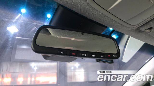 Hyundai Santafe 2019 — photo 18