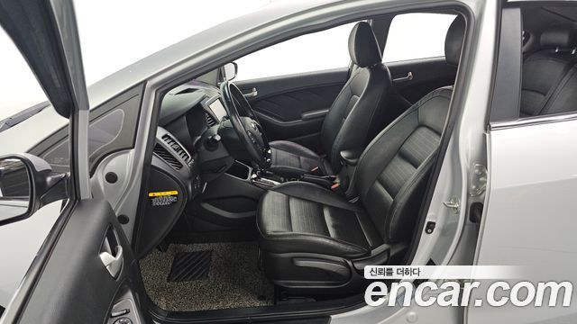 Kia K3 2017 — photo 10