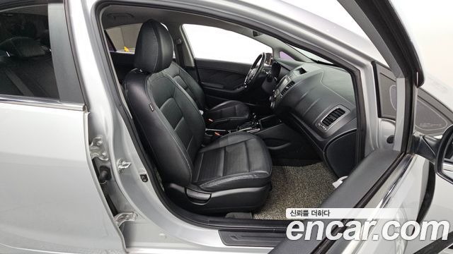 Kia K3 2017 — photo 11