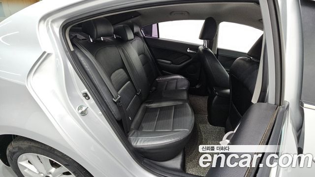 Kia K3 2017 — photo 12