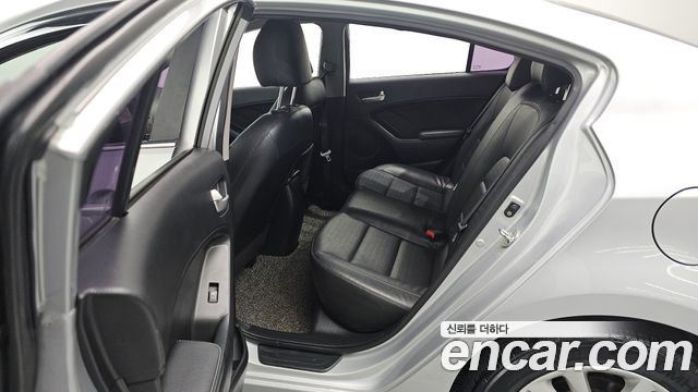 Kia K3 2017 — photo 13
