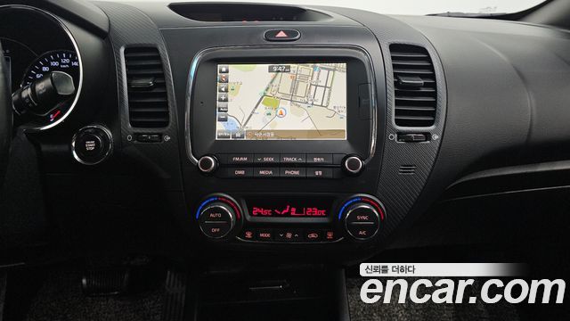 Kia K3 2017 — photo 15