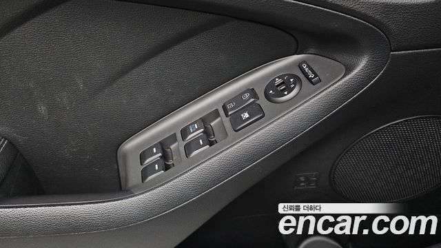 Kia K3 2017 — photo 19