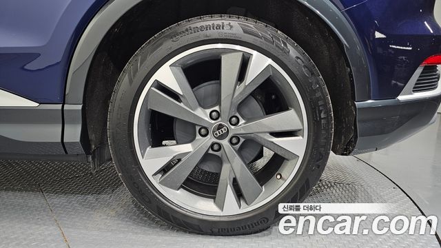 Audi Q4 e-tron 2022 — photo 5