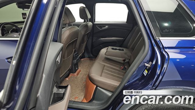 Audi Q4 e-tron 2022 — photo 11