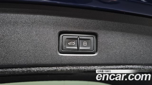 Audi Q4 e-tron 2022 — photo 20