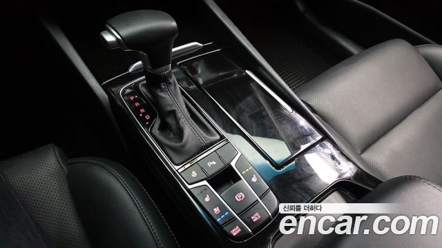 Kia K7 2016 — photo 9
