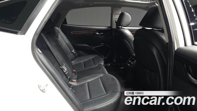Kia K7 2016 — photo 12