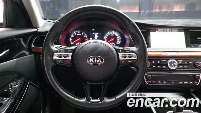 Kia K7 2016 — photo 13