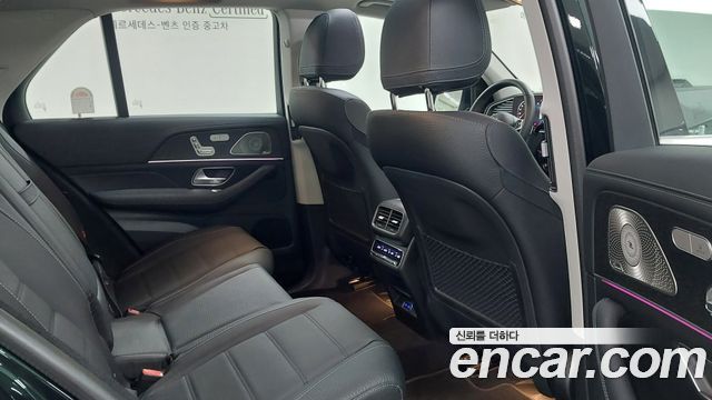 Mercedes-Benz GLE-Class 2025 — photo 10