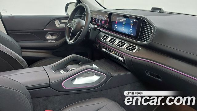 Mercedes-Benz GLE-Class 2025 — photo 13