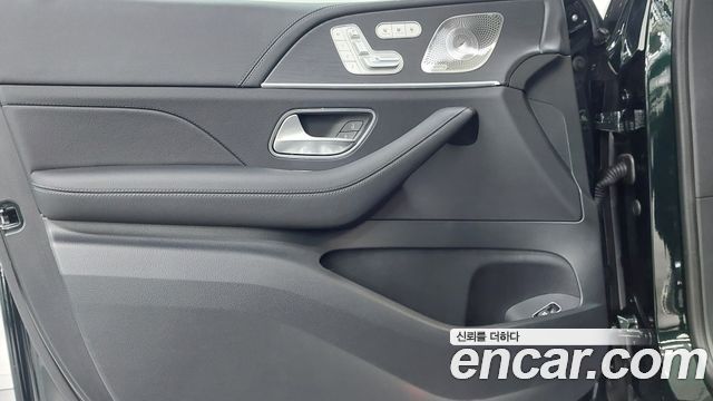 Mercedes-Benz GLE-Class 2025 — photo 15