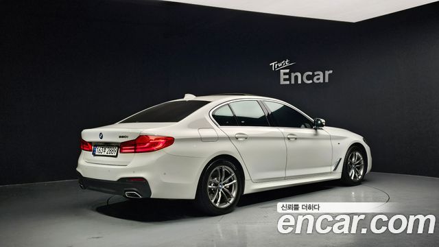 BMW 5-Series 2020 — photo 2