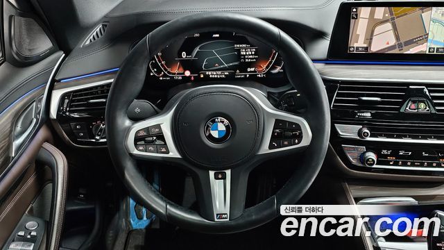BMW 5-Series 2020 — photo 13