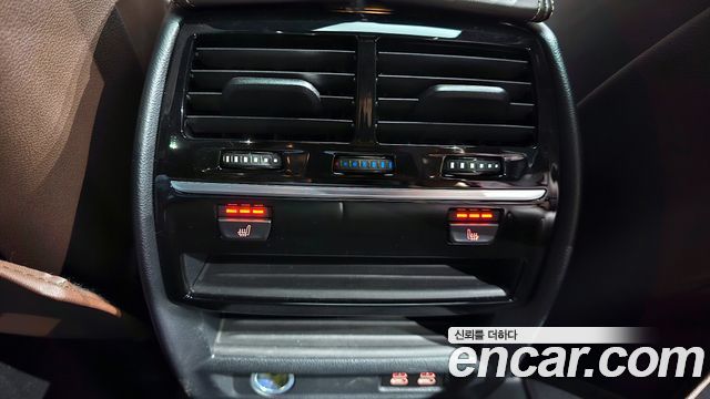 BMW 5-Series 2020 — photo 19