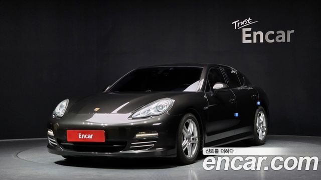 Porsche Panamera 2011 — photo 1