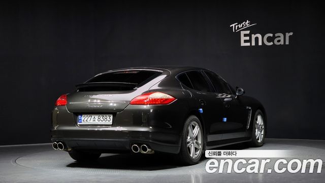 Porsche Panamera 2011 — photo 2