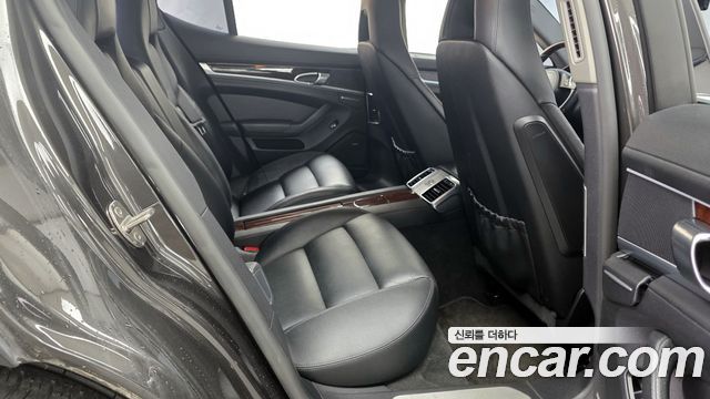 Porsche Panamera 2011 — photo 12