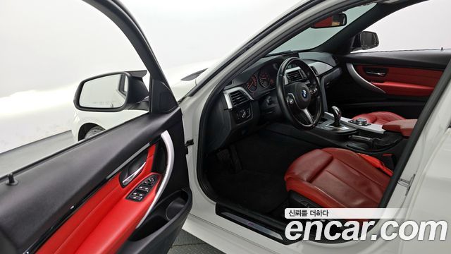 BMW 3-Series 2016 — photo 10