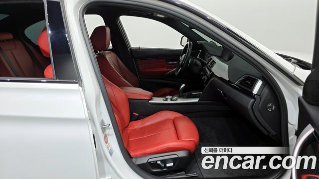 BMW 3-Series 2016 — photo 11