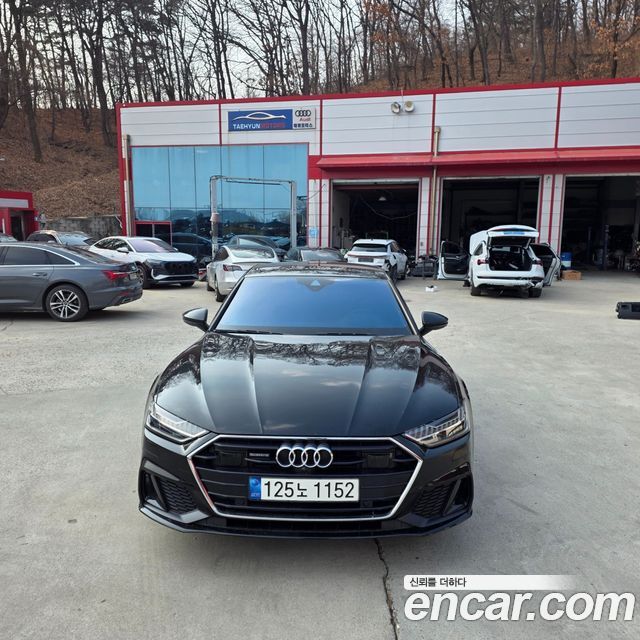 Audi A7 2021 — photo 1