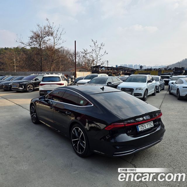 Audi A7 2021 — photo 3