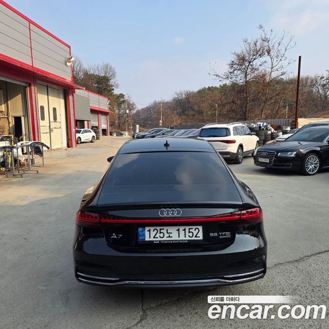 Audi A7 2021 — photo 4