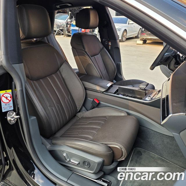Audi A7 2021 — photo 8